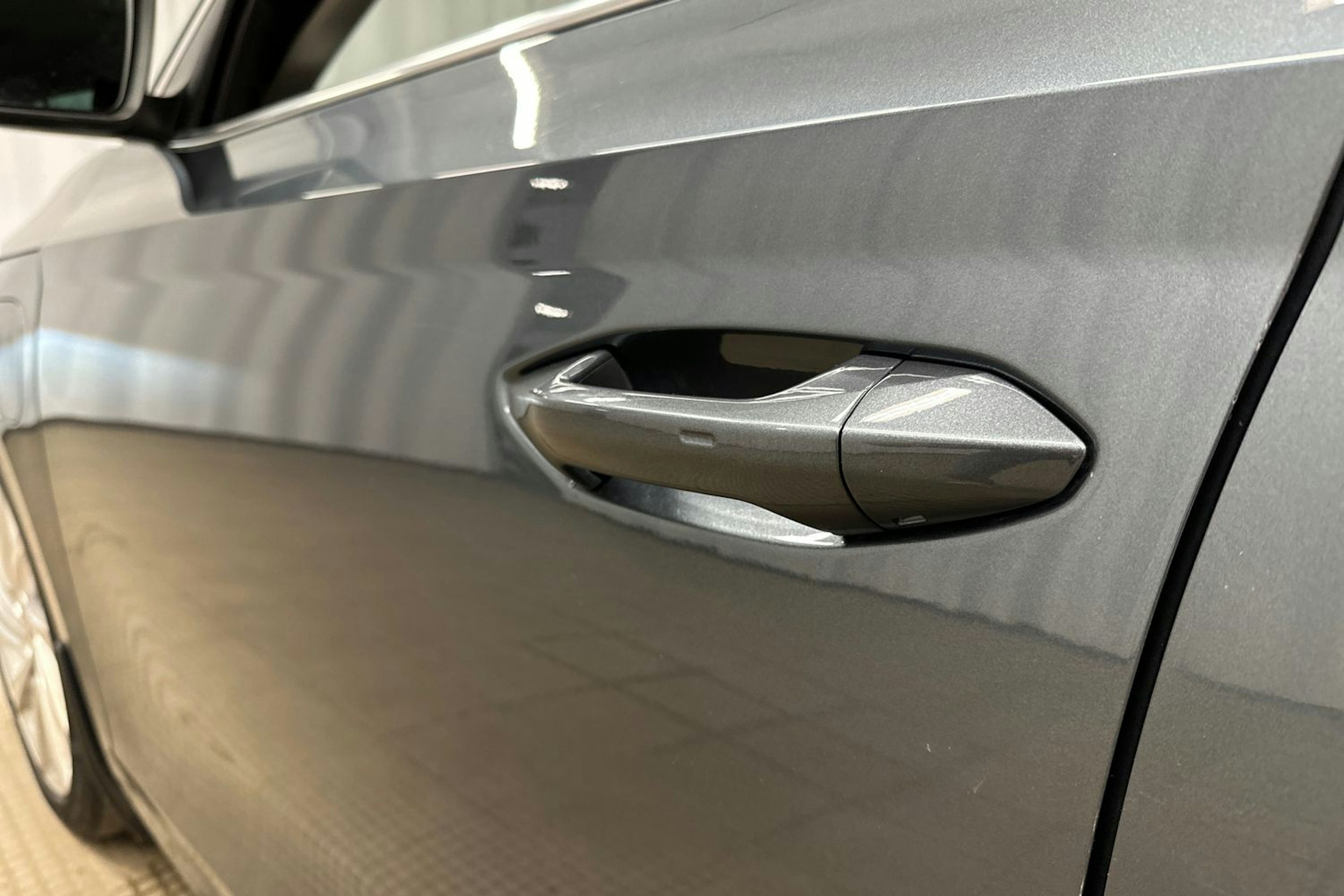 harmaa Skoda Octavia 2021 kuva 32.