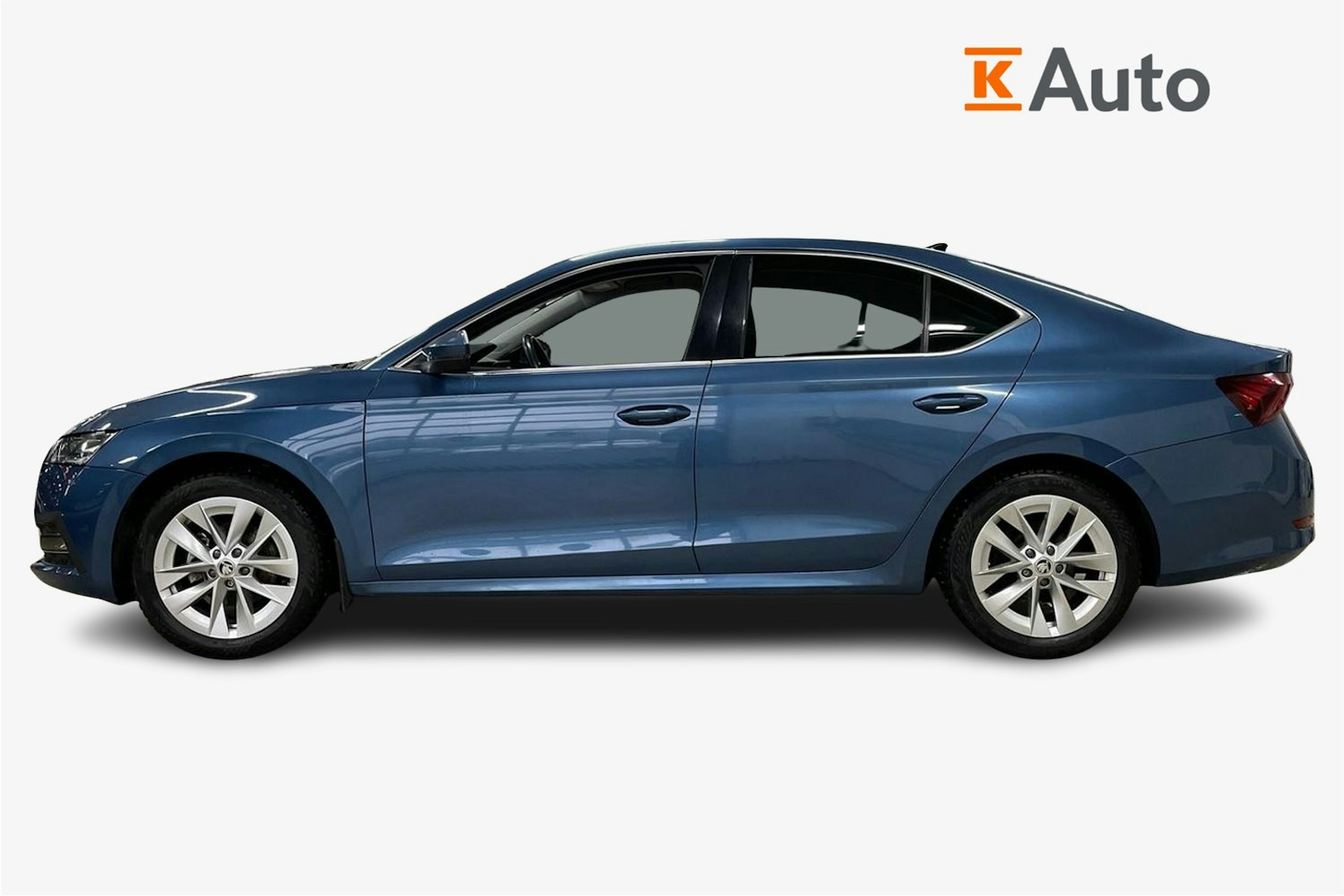 sininen Skoda Octavia 2021 kuva 6.