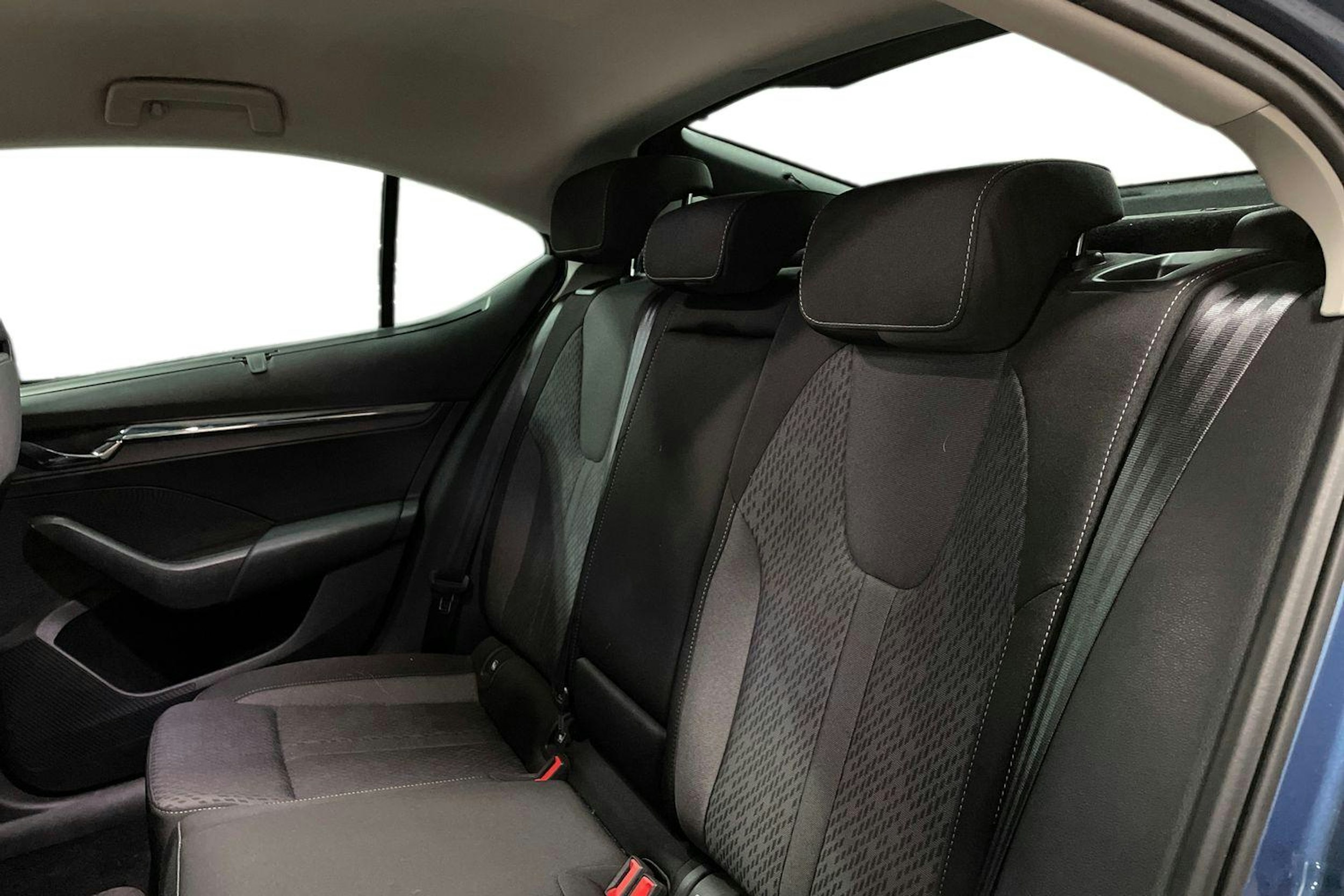 sininen Skoda Octavia 2021 kuva 10.