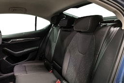 sininen Skoda Octavia 2021 kuva 10.