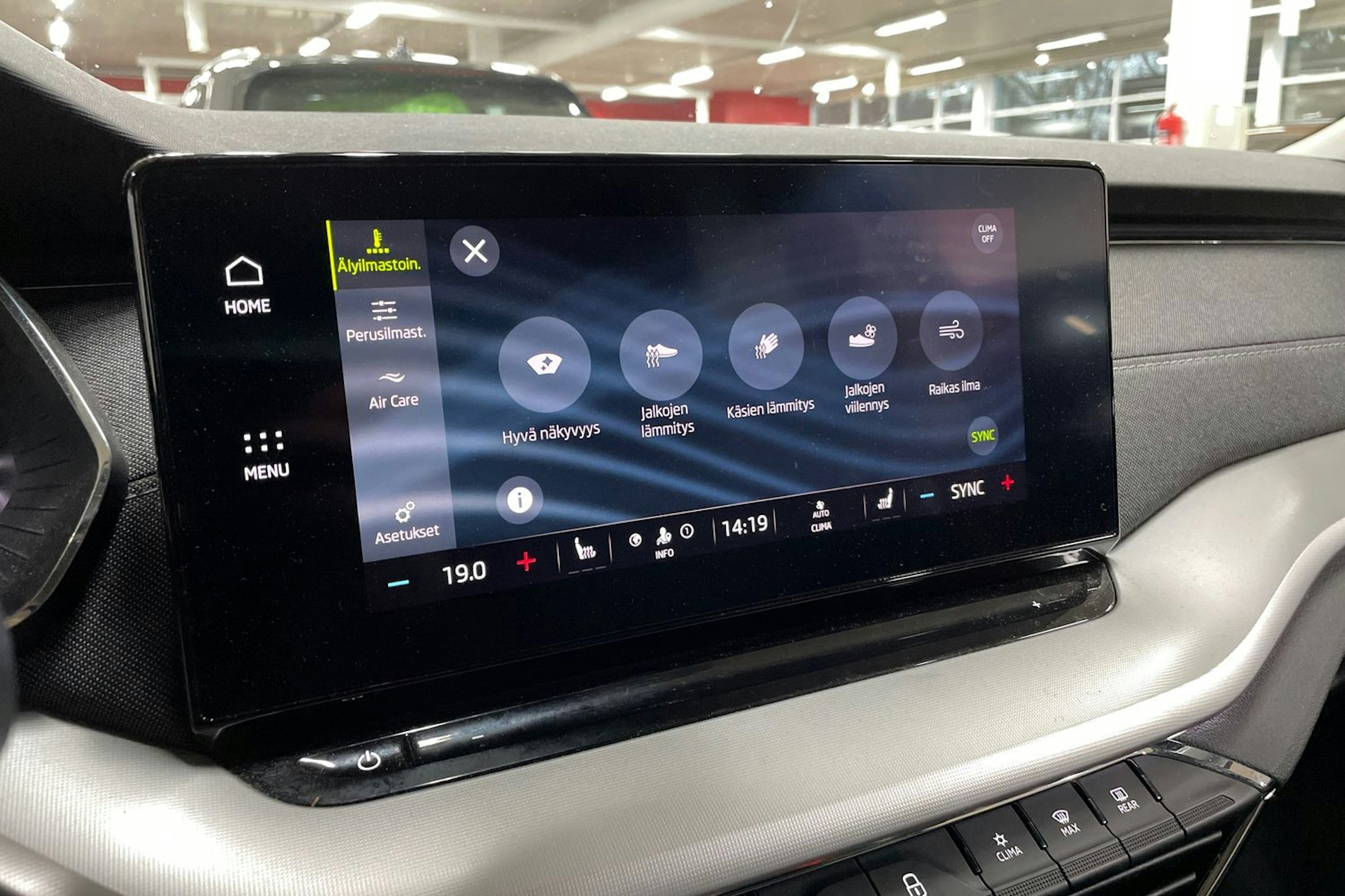 sininen Skoda Octavia 2021 kuva 18.