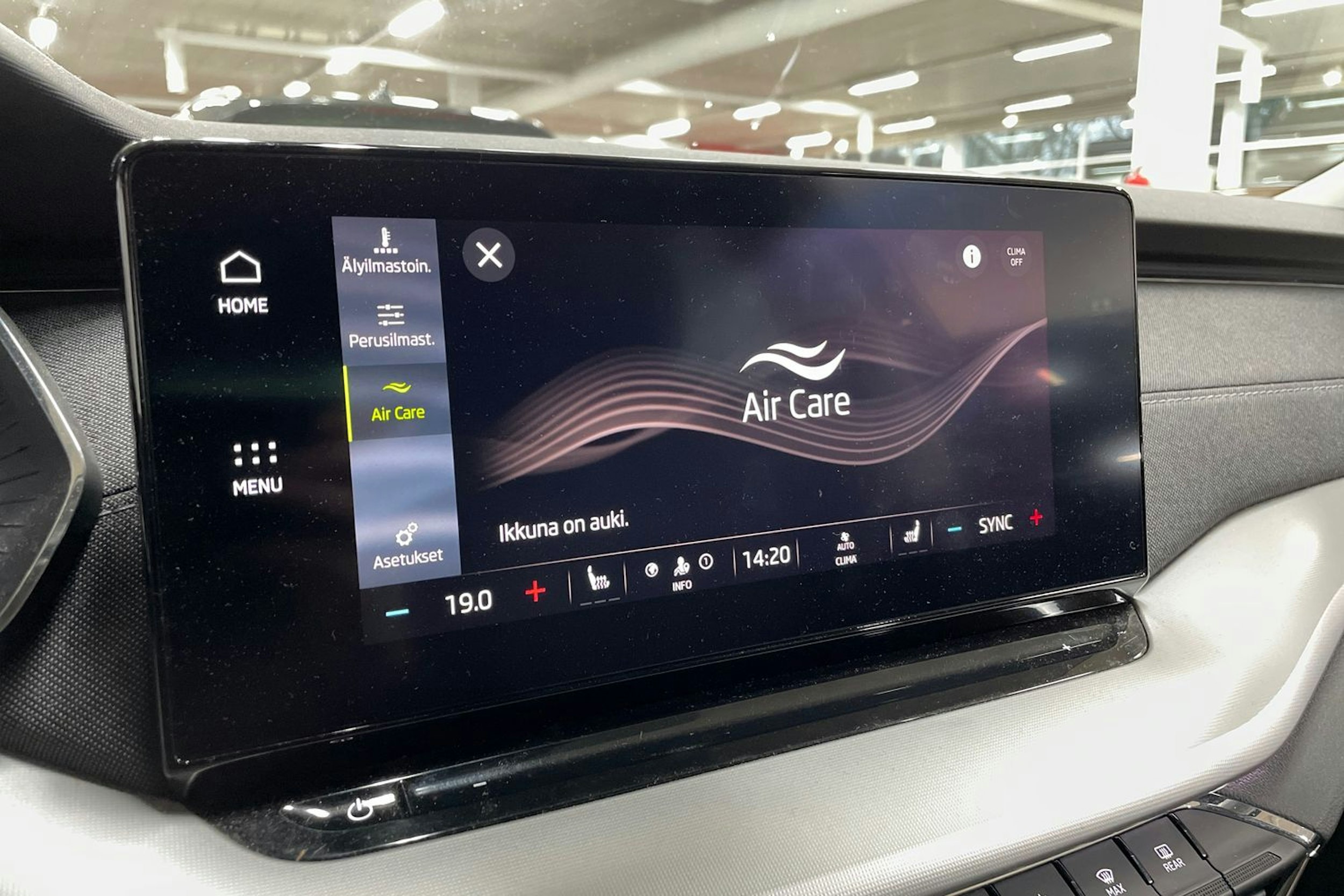 sininen Skoda Octavia 2021 kuva 19.