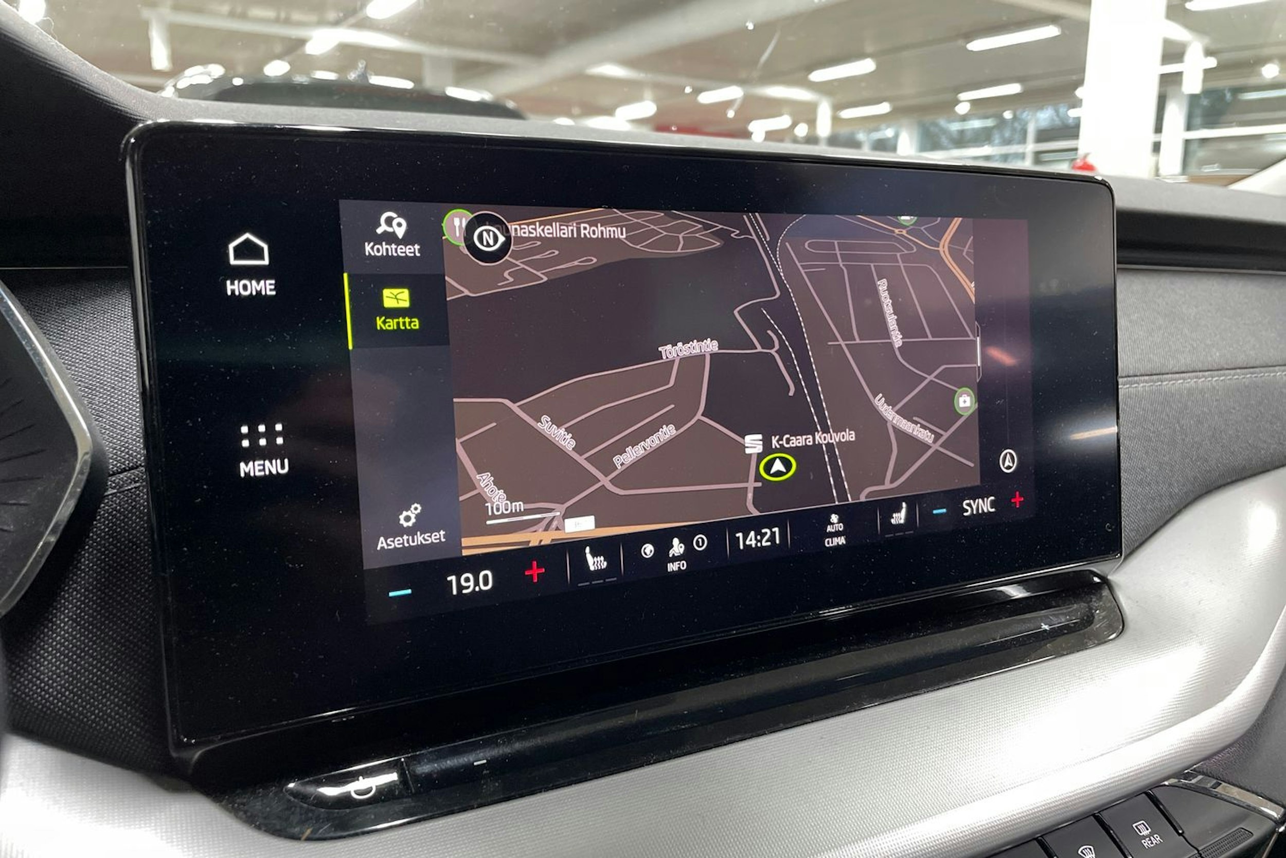 sininen Skoda Octavia 2021 kuva 21.