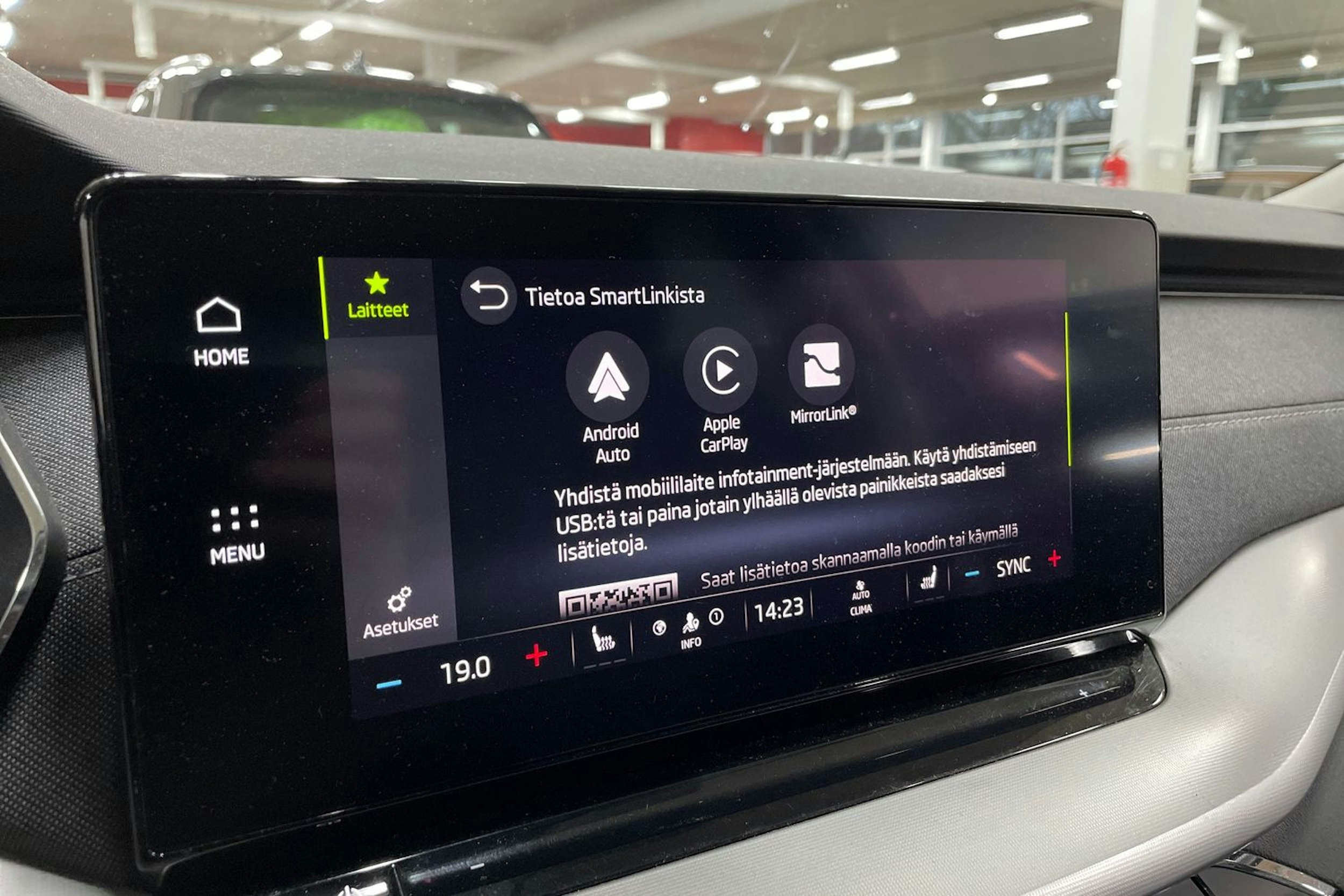 sininen Skoda Octavia 2021 kuva 22.