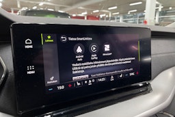 sininen Skoda Octavia 2021 kuva 22.