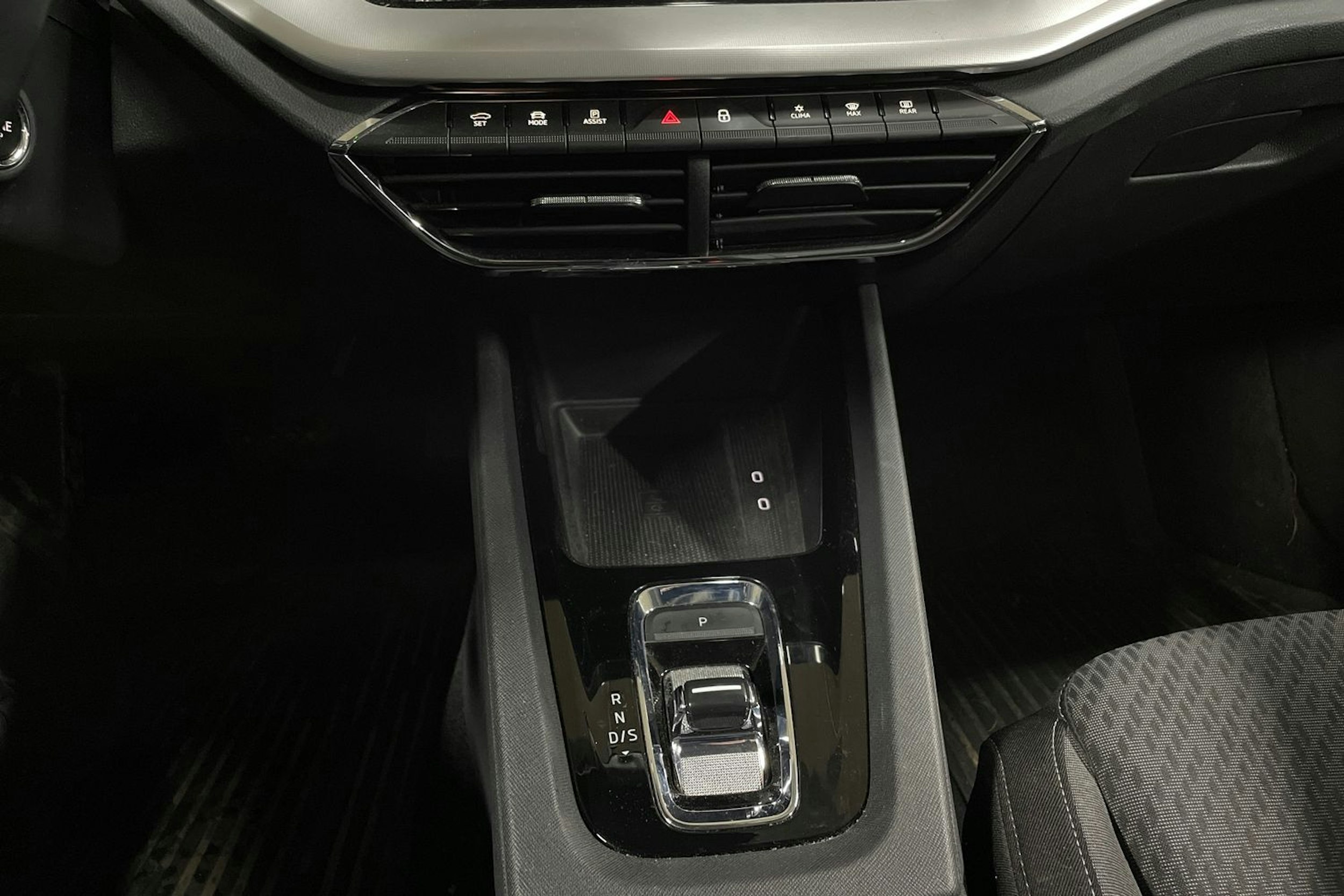 sininen Skoda Octavia 2021 kuva 23.