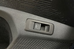 sininen Skoda Octavia 2021 kuva 24.