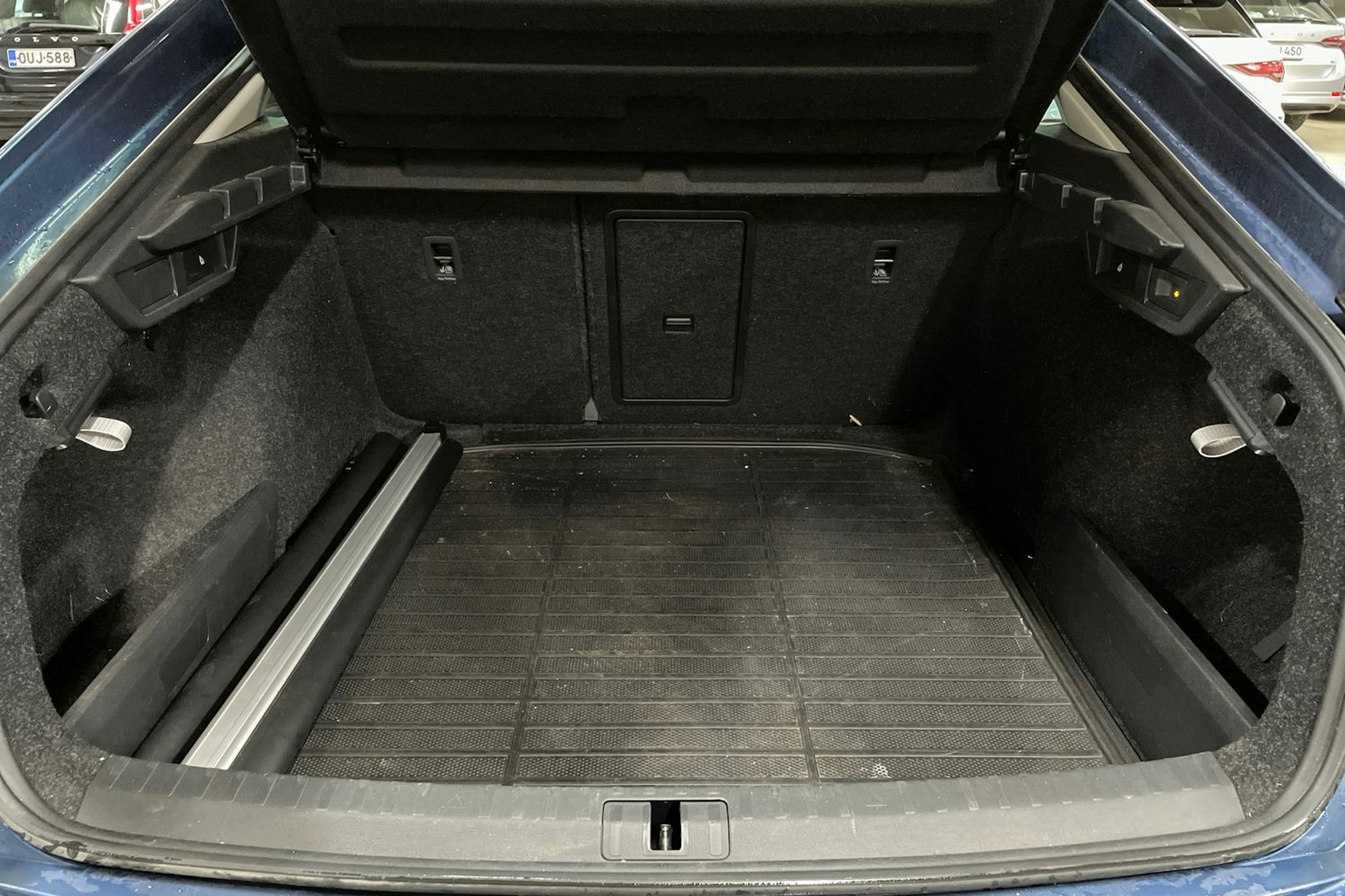 sininen Skoda Octavia 2021 kuva 25.