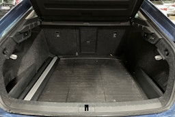 sininen Skoda Octavia 2021 kuva 25.