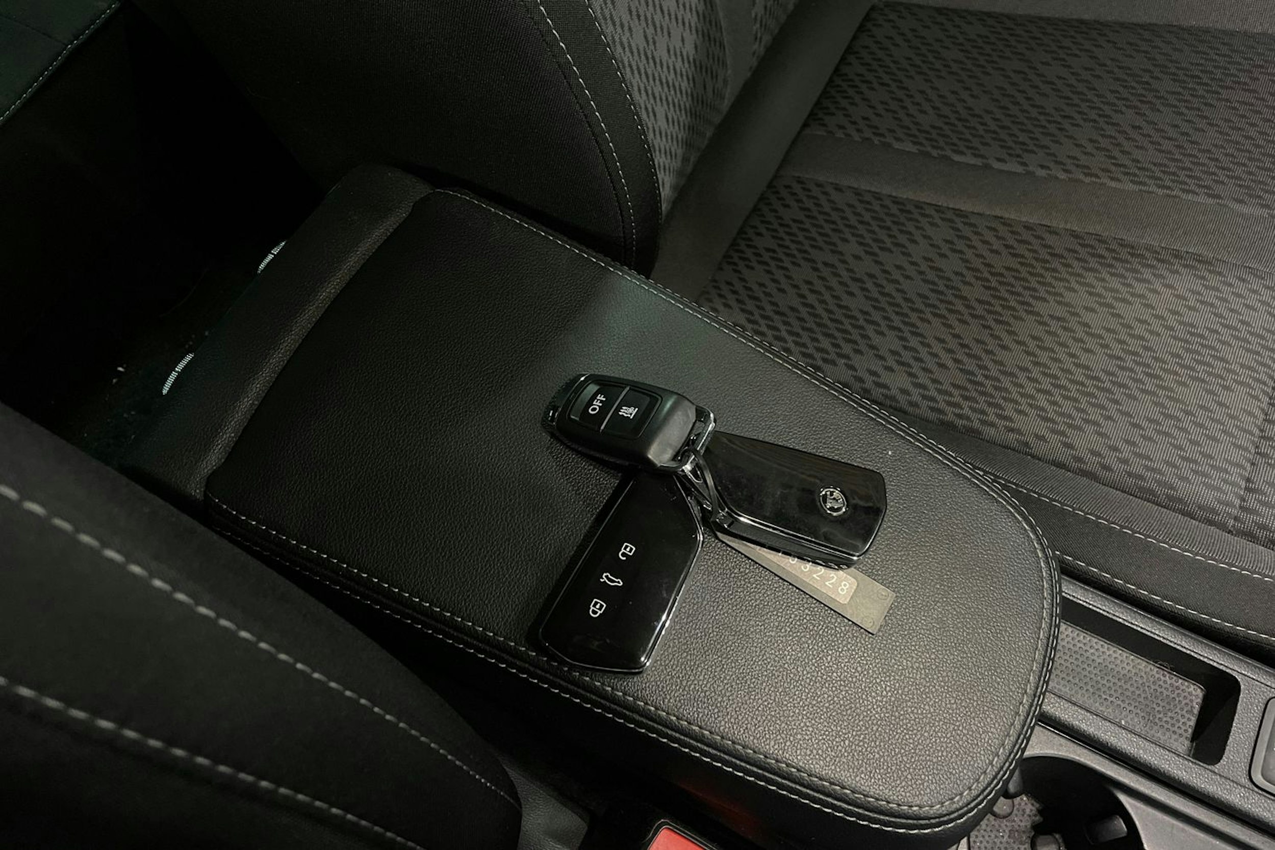 sininen Skoda Octavia 2021 kuva 30.