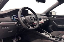 Harmaa Skoda OCTAVIA 2021 kuva 6.