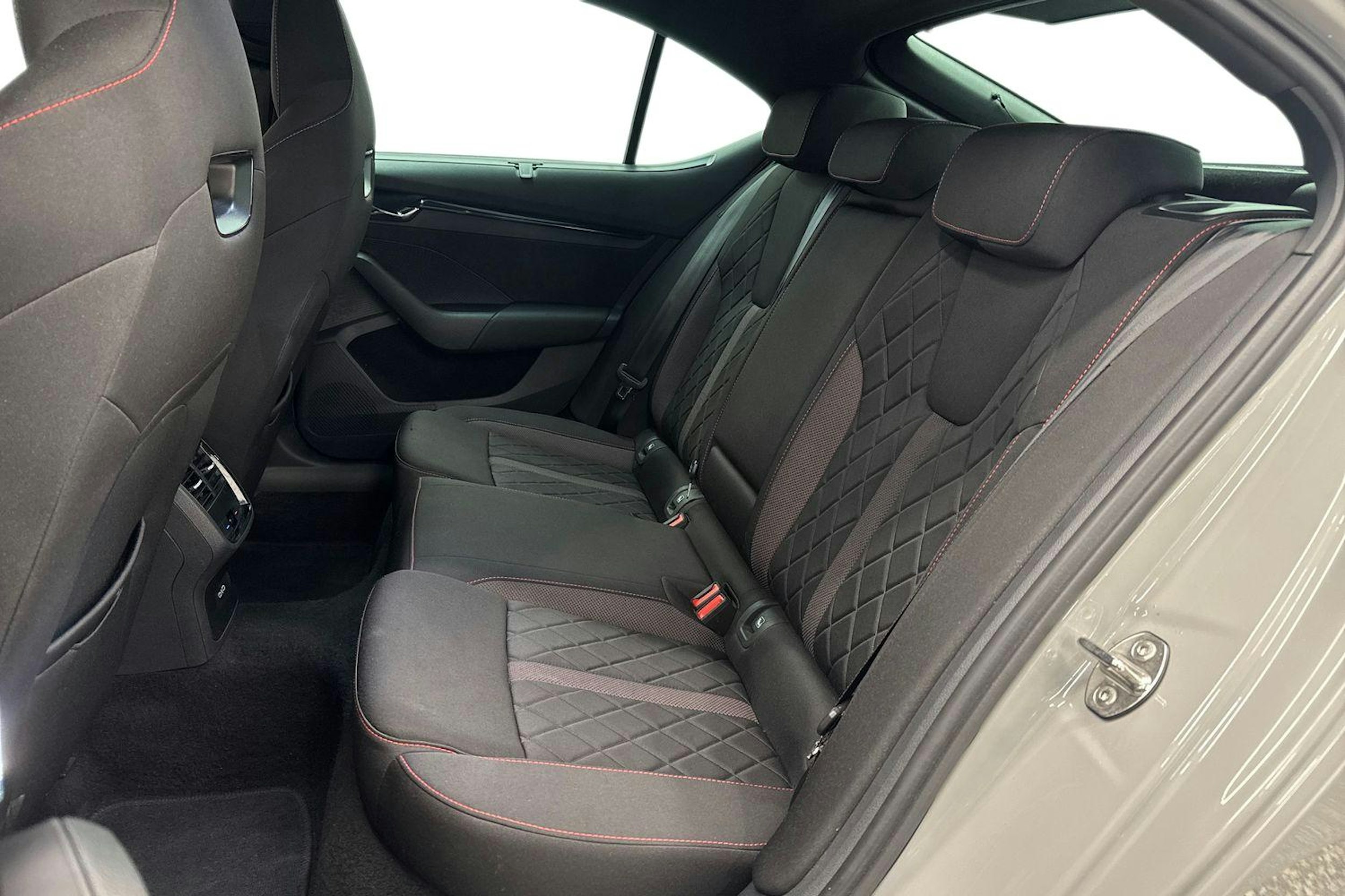 Harmaa Skoda OCTAVIA 2021 kuva 8.