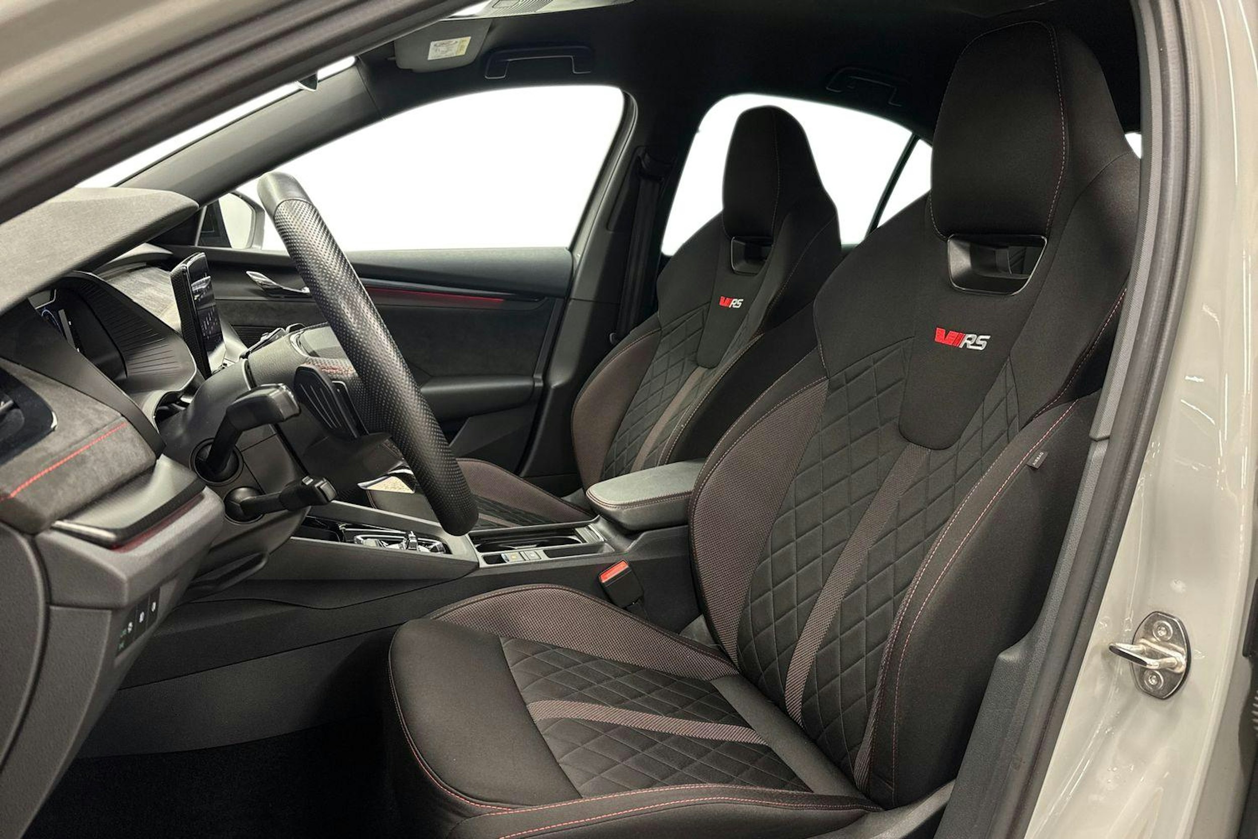 Harmaa Skoda OCTAVIA 2021 kuva 9.