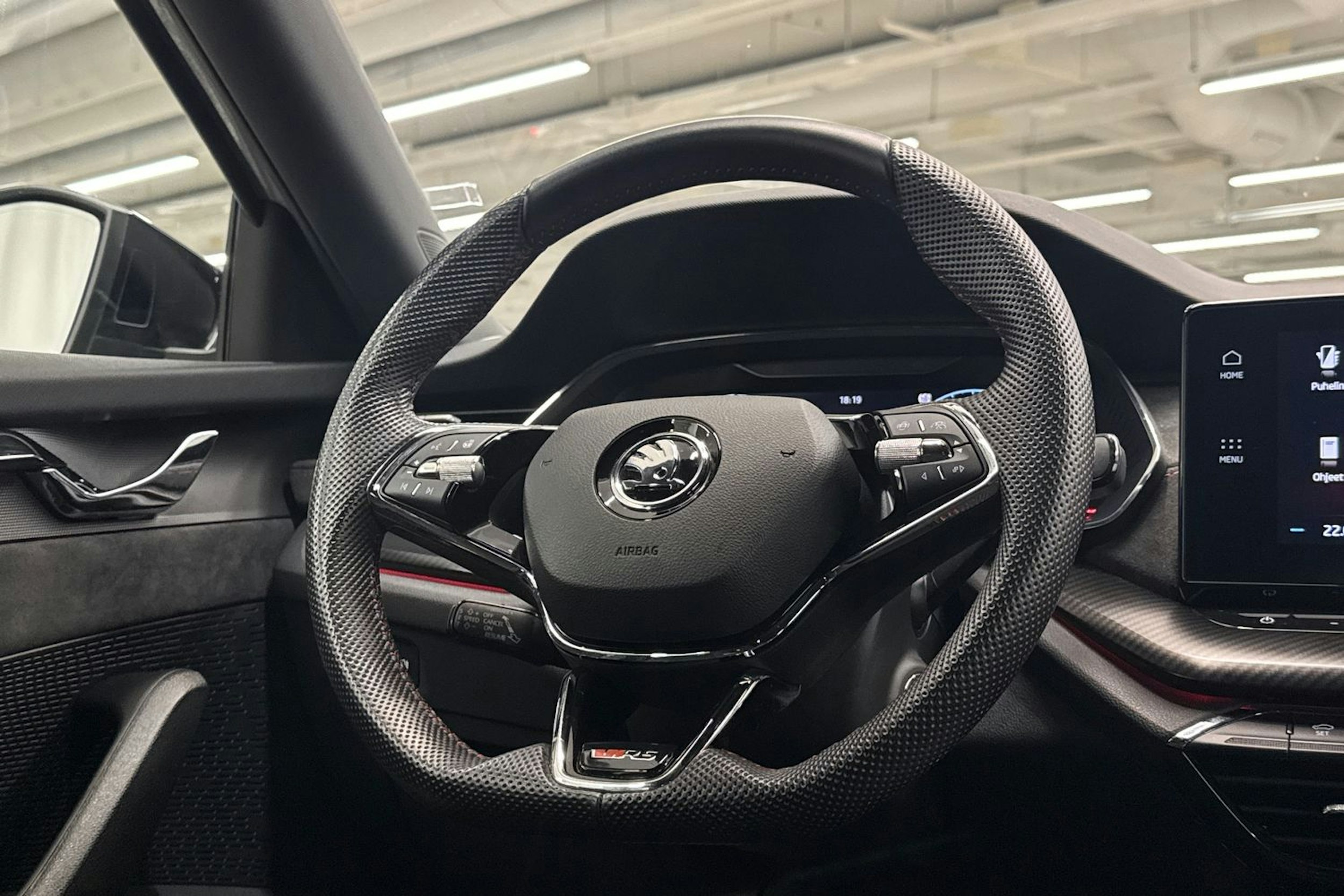 Harmaa Skoda OCTAVIA 2021 kuva 12.