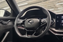 Harmaa Skoda OCTAVIA 2021 kuva 12.