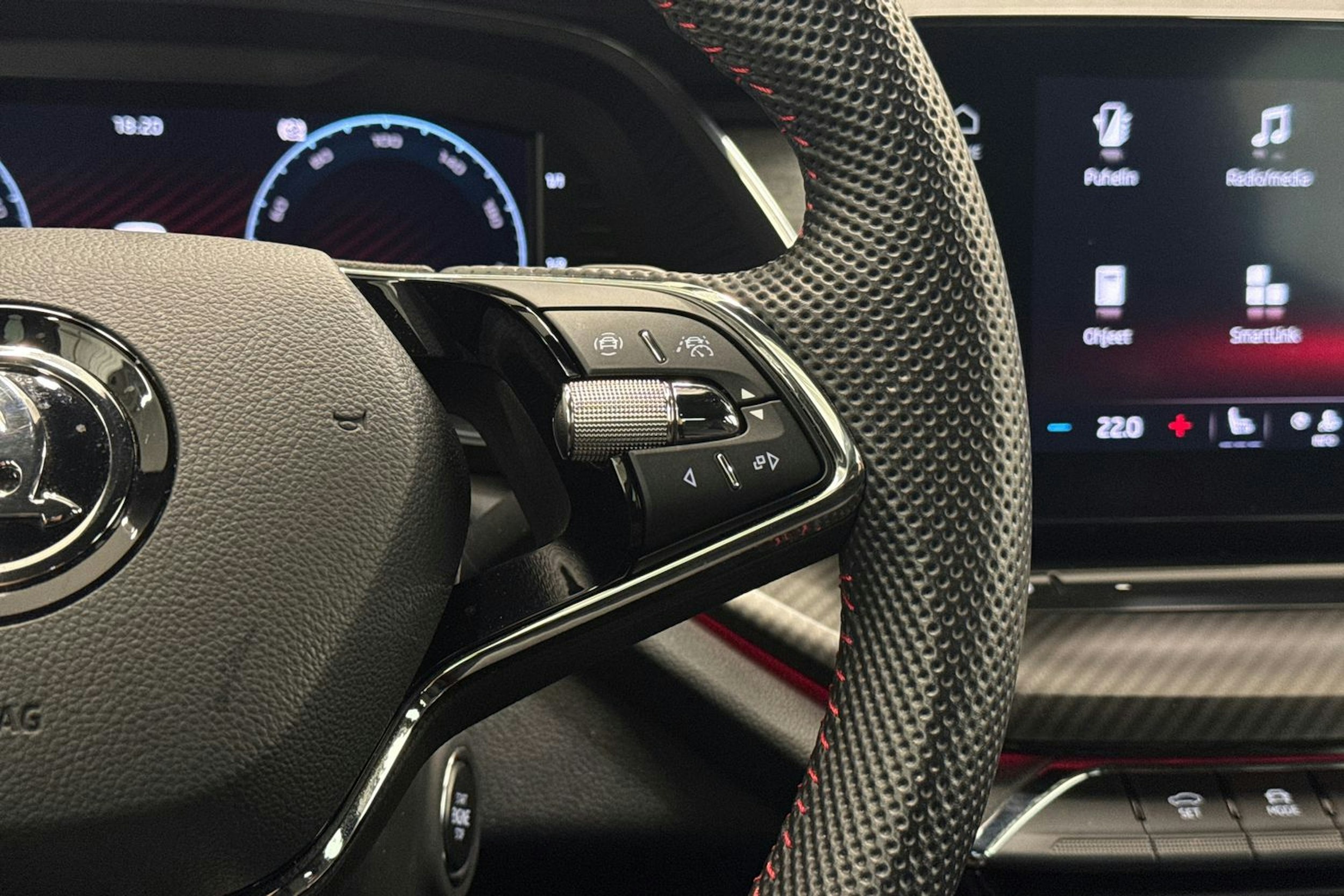 Harmaa Skoda OCTAVIA 2021 kuva 14.