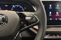 Harmaa Skoda OCTAVIA 2021 kuva 14.