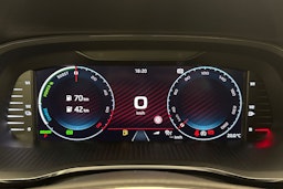 Harmaa Skoda OCTAVIA 2021 kuva 16.