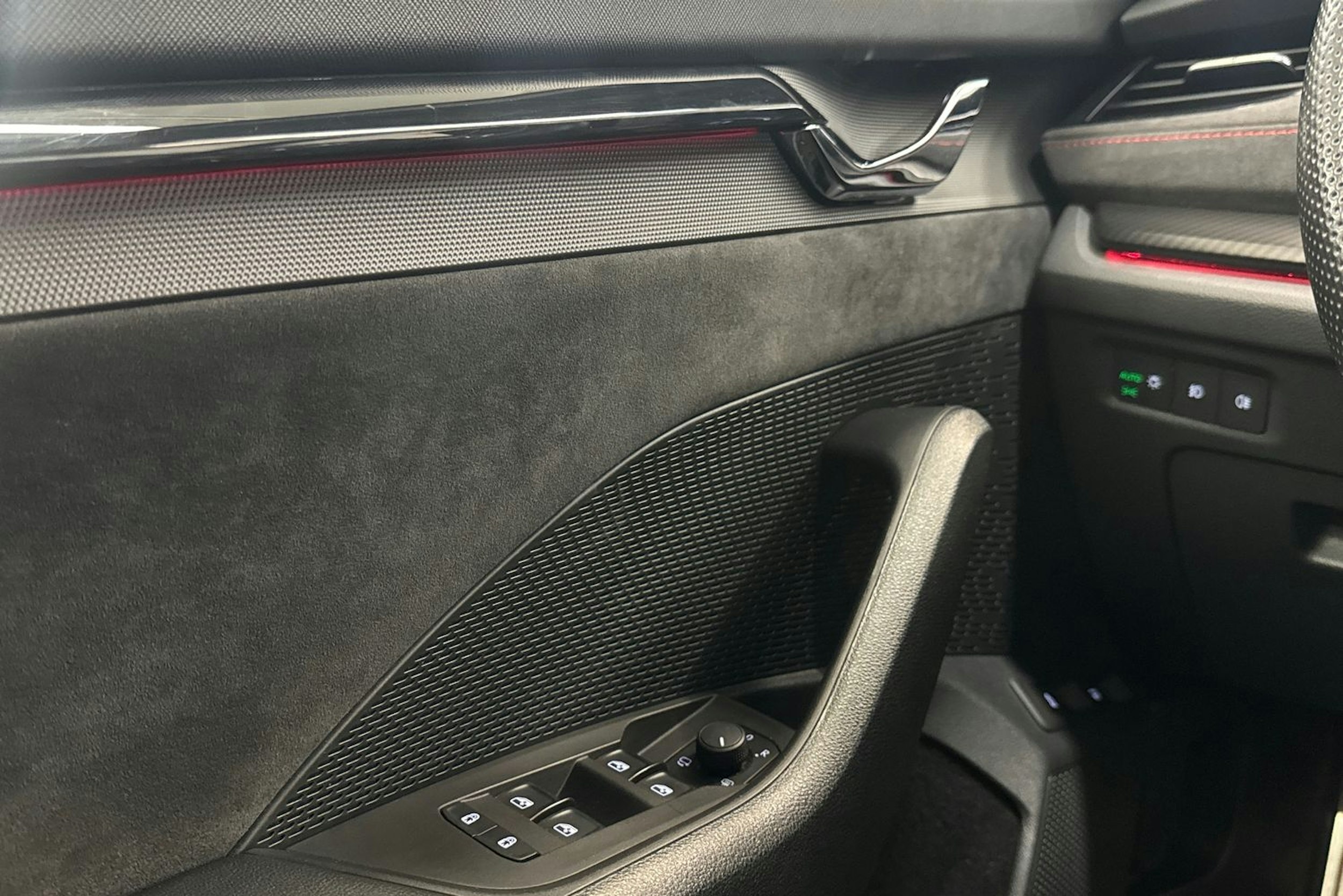 Harmaa Skoda OCTAVIA 2021 kuva 17.