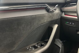 Harmaa Skoda OCTAVIA 2021 kuva 17.