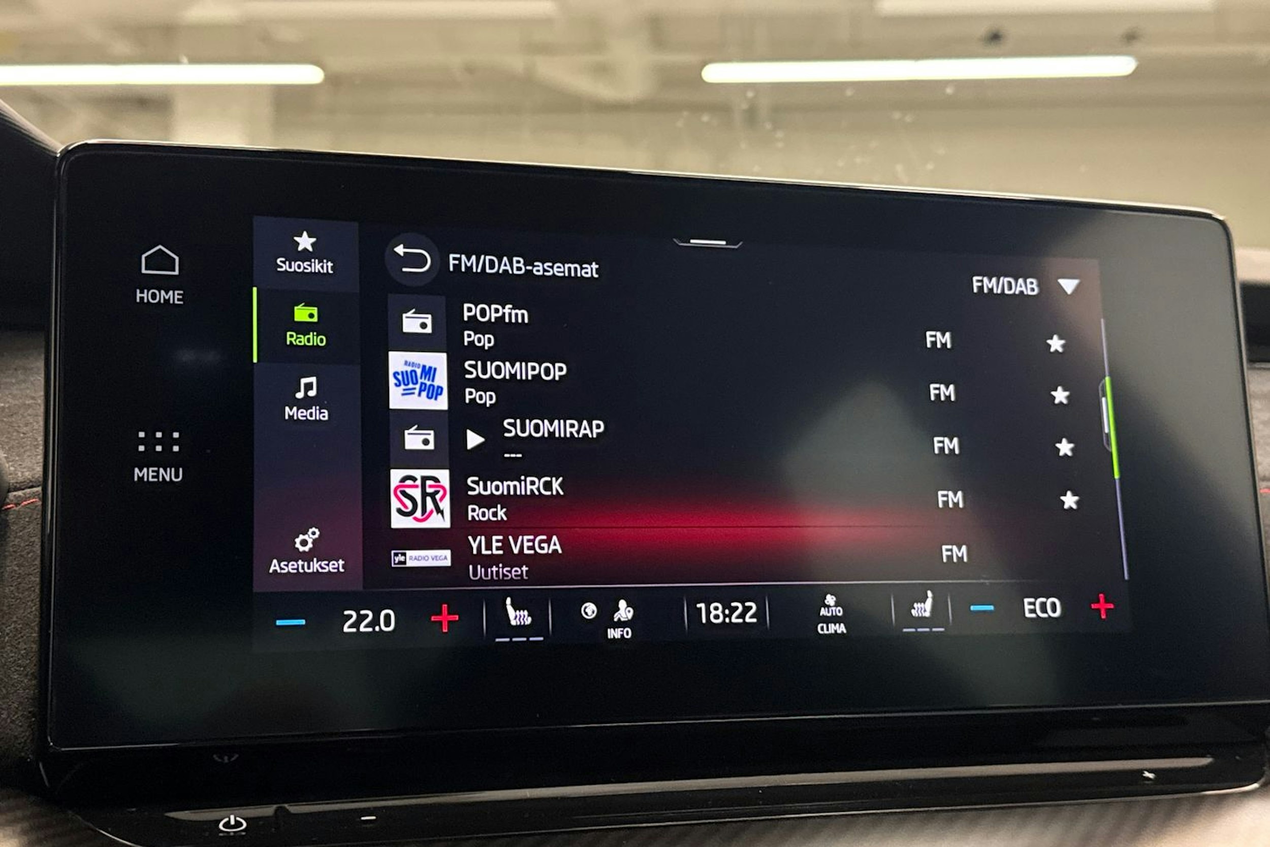 Harmaa Skoda OCTAVIA 2021 kuva 22.