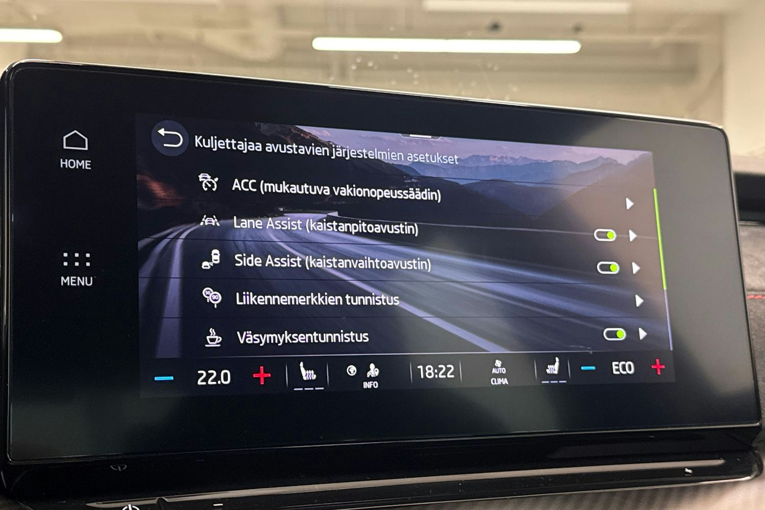 Harmaa Skoda OCTAVIA 2021 kuva 26.