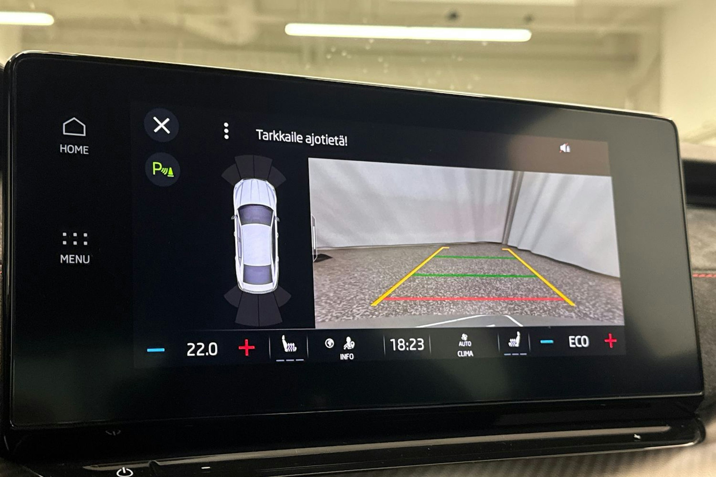 Harmaa Skoda OCTAVIA 2021 kuva 28.