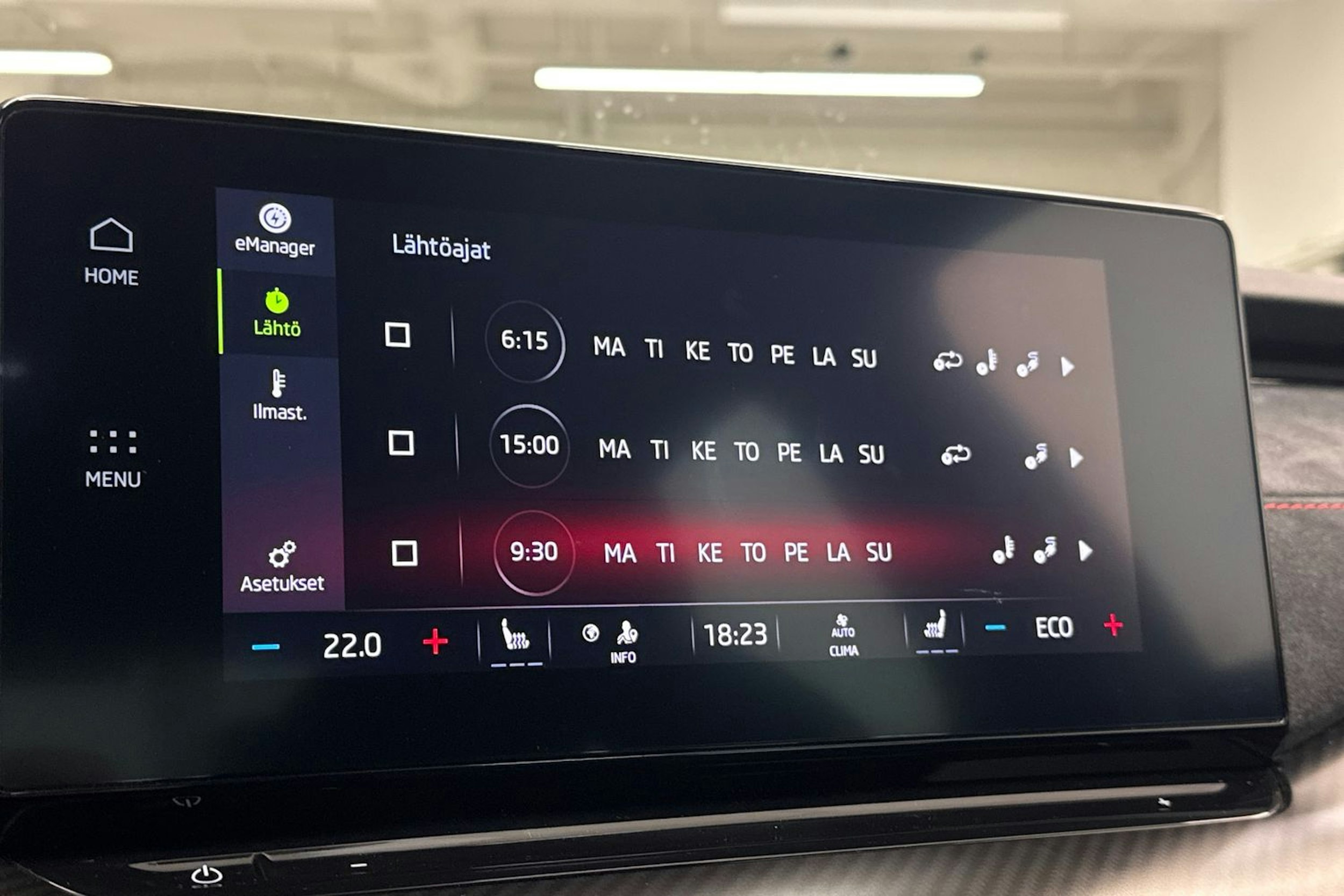 Harmaa Skoda OCTAVIA 2021 kuva 31.
