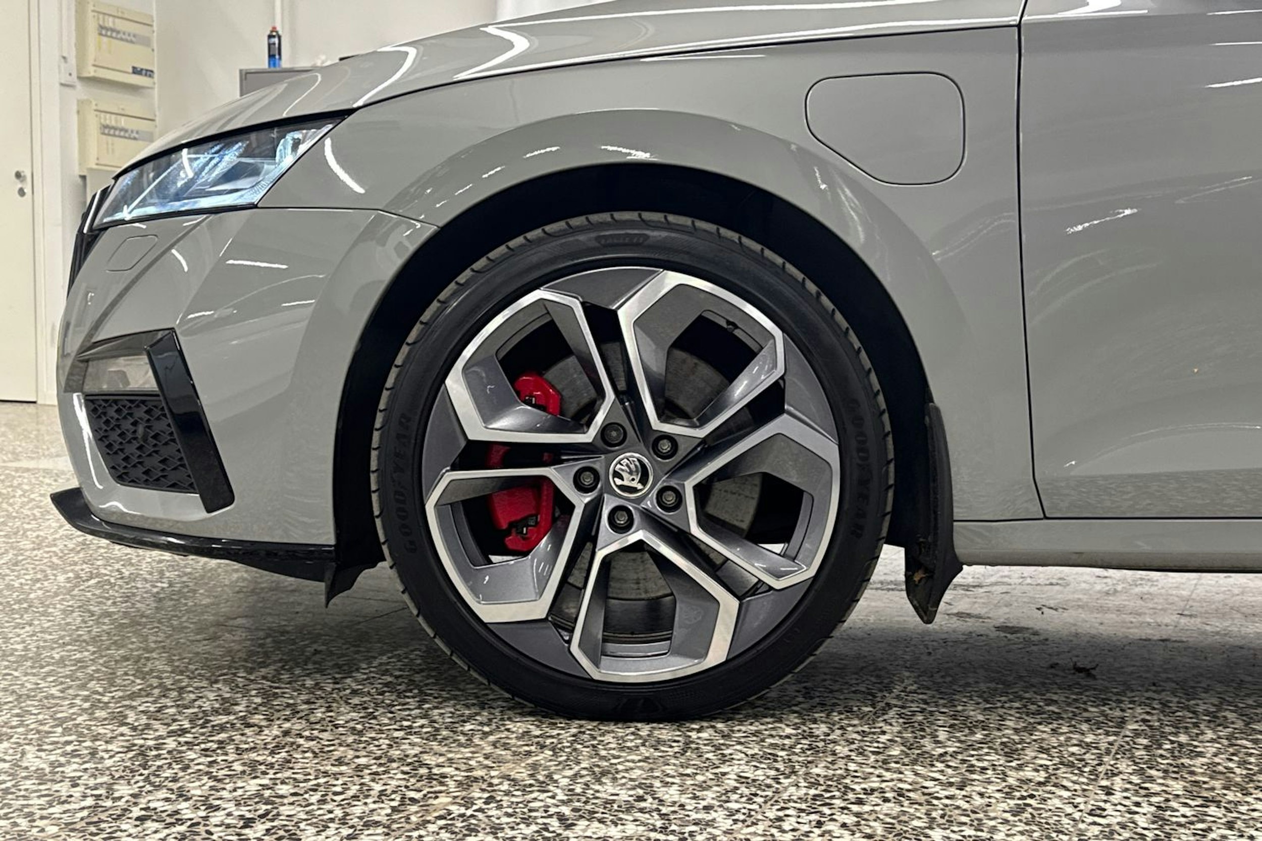Harmaa Skoda OCTAVIA 2021 kuva 35.