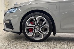 Harmaa Skoda OCTAVIA 2021 kuva 35.