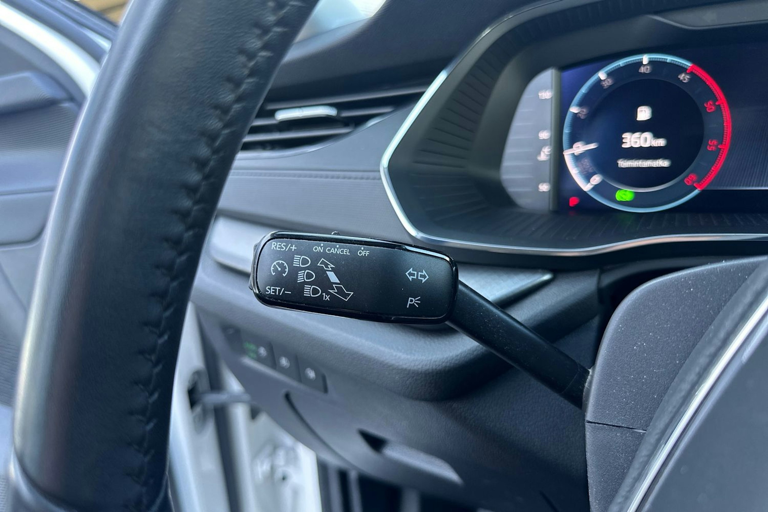 Valkoinen Skoda OCTAVIA 2021 kuva 15.