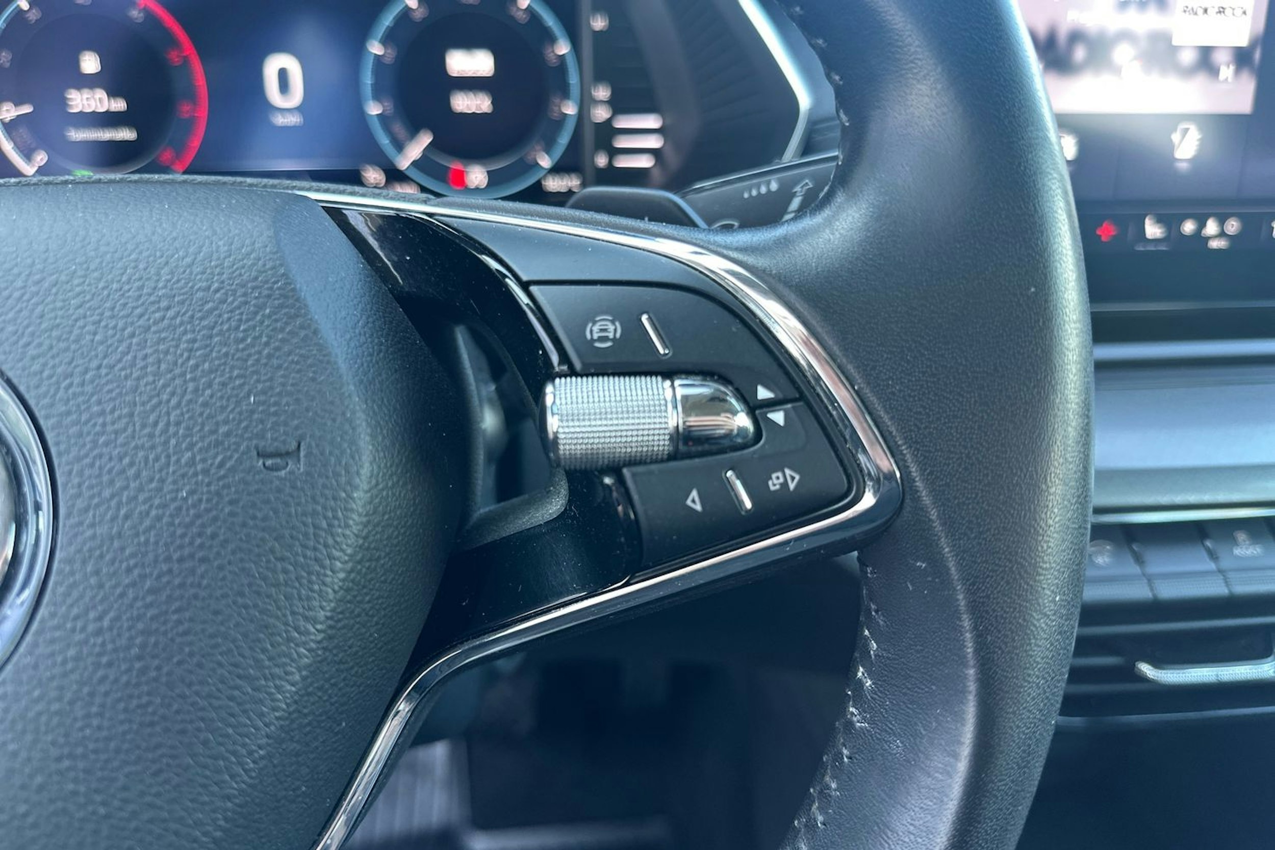 Valkoinen Skoda OCTAVIA 2021 kuva 17.
