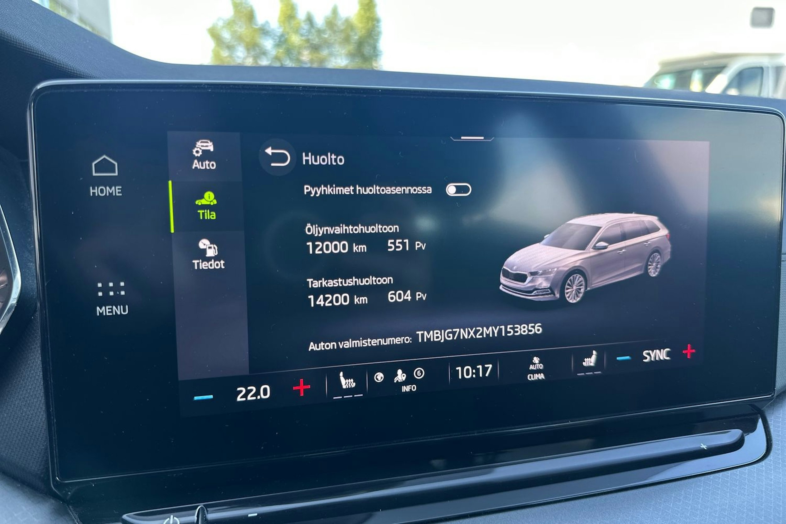 Valkoinen Skoda OCTAVIA 2021 kuva 18.