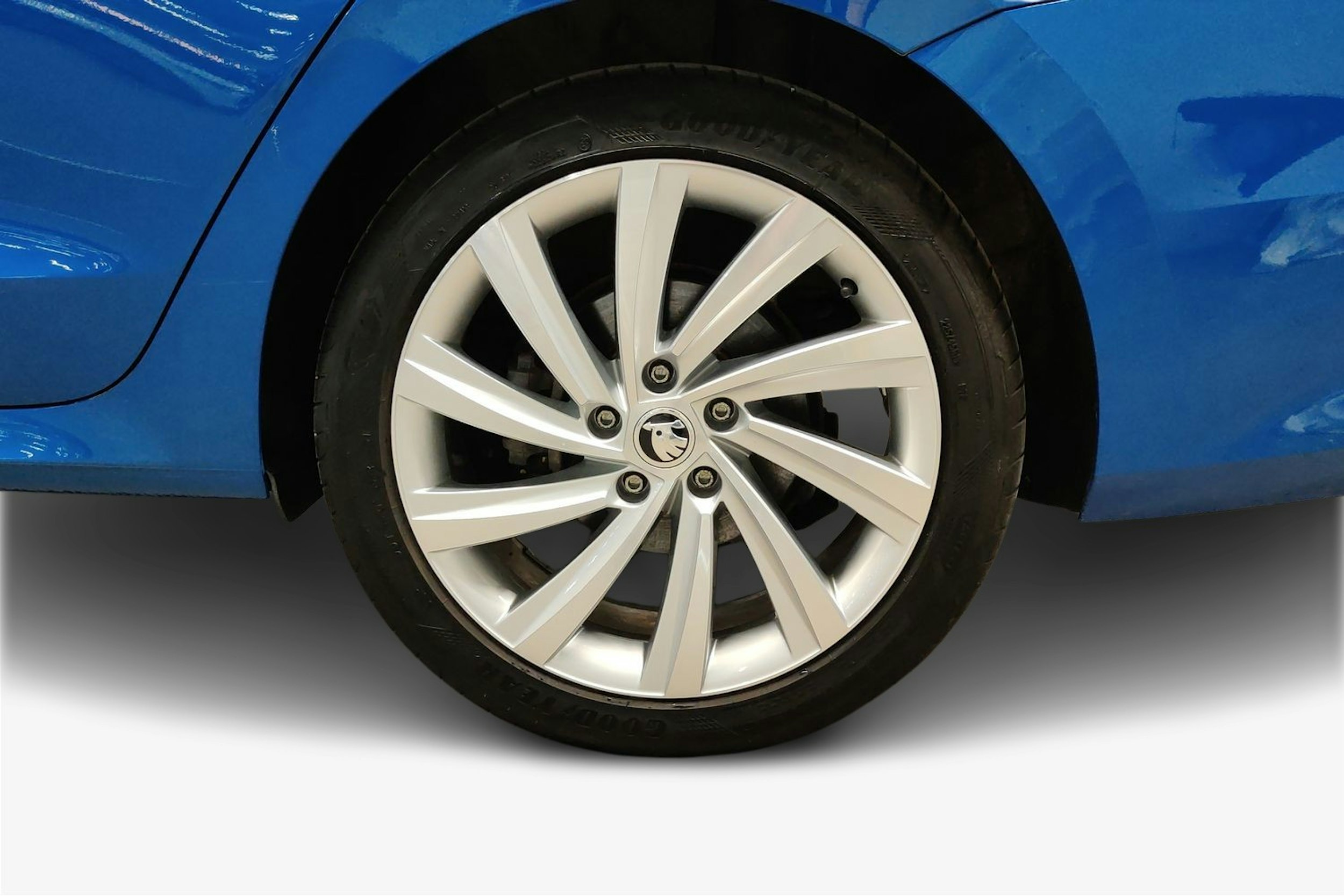 met. sininen Skoda Octavia 2021 kuva 11.