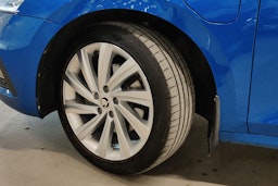 met. sininen Skoda Octavia 2021 kuva 13.