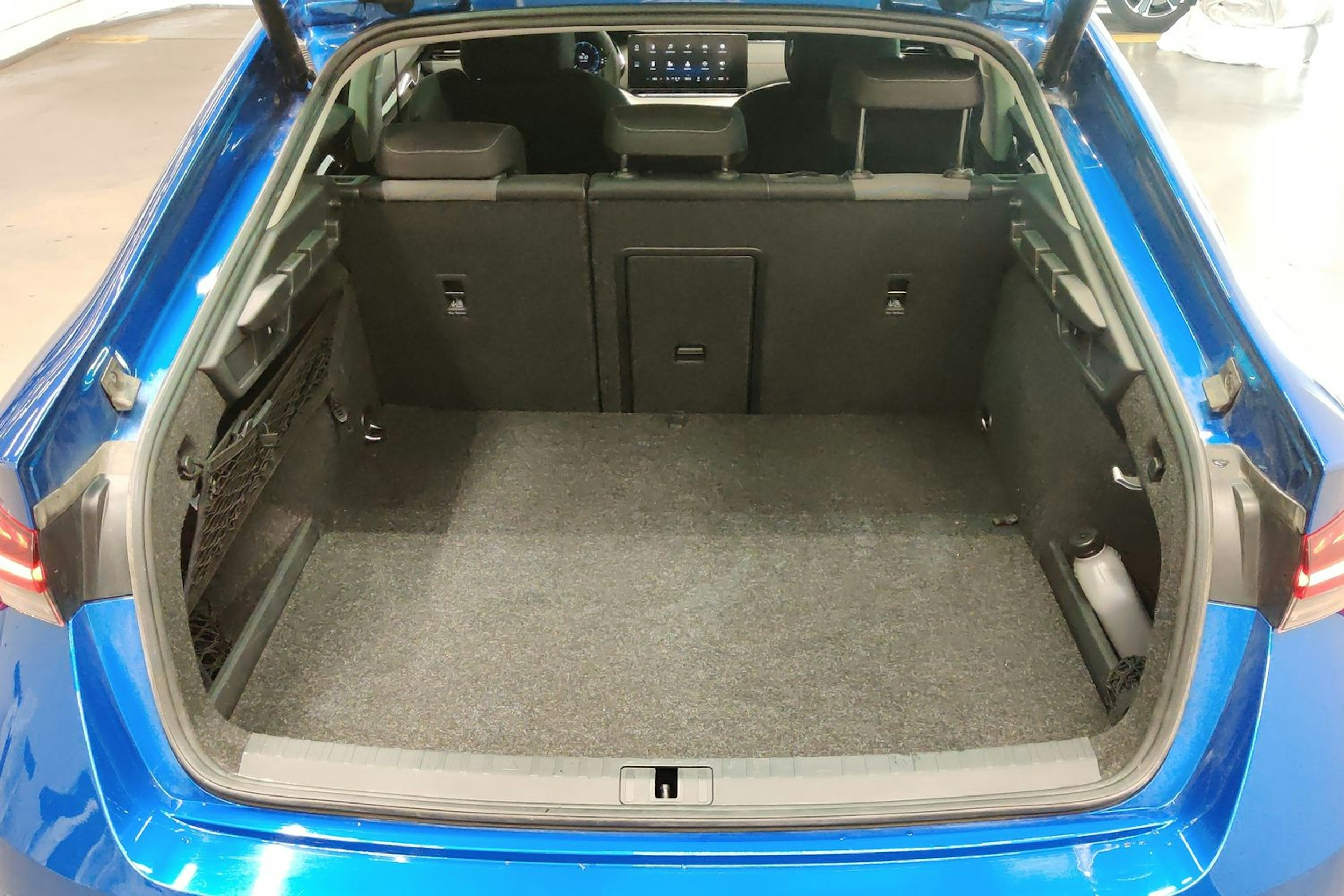met. sininen Skoda Octavia 2021 kuva 15.
