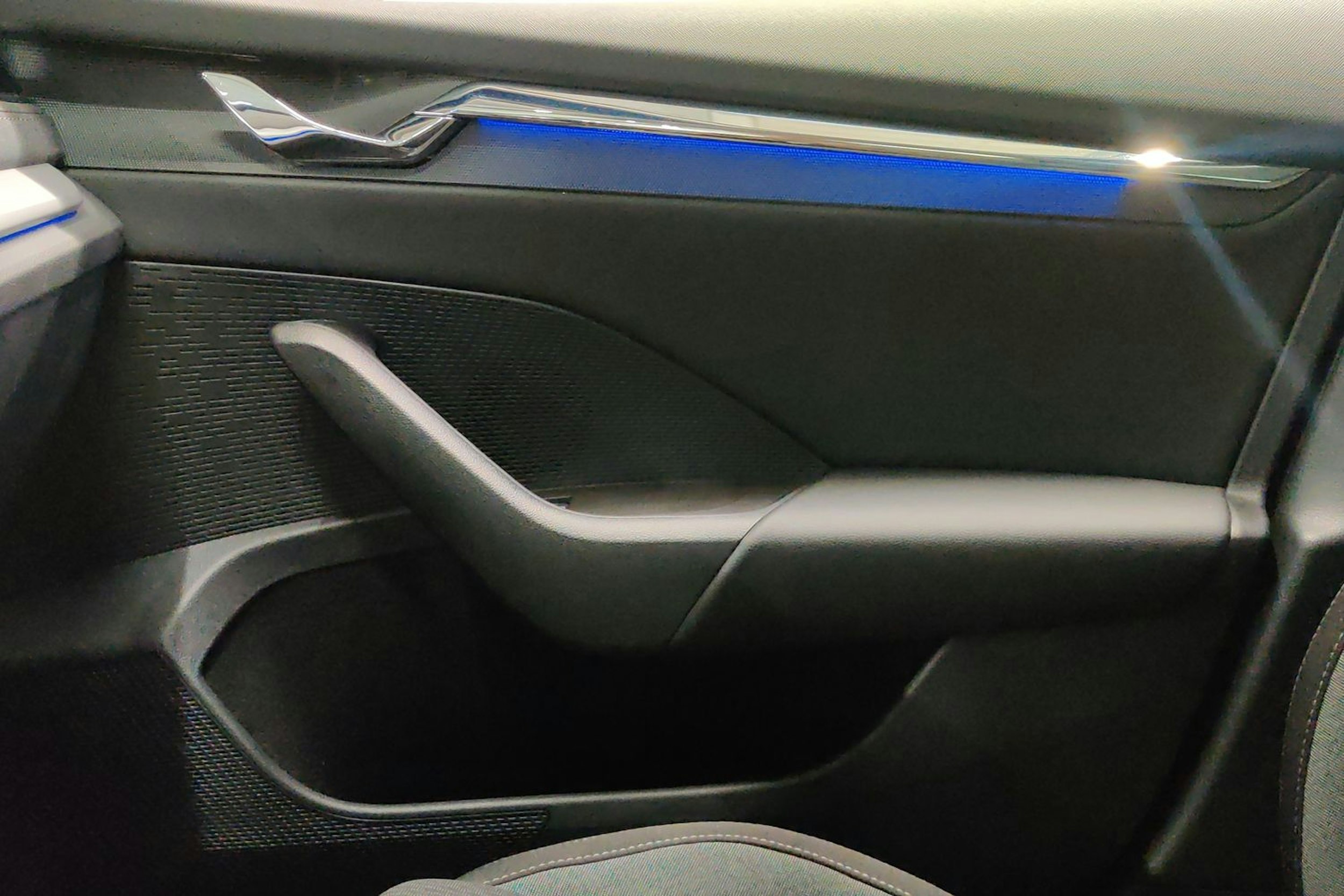 met. sininen Skoda Octavia 2021 kuva 28.
