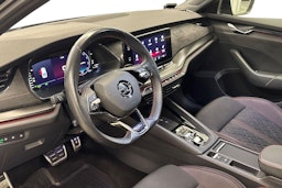 musta Skoda Octavia 2021 kuva 7.