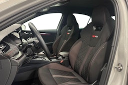 harmaa Skoda Octavia 2021 kuva 11.