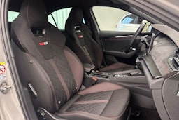 harmaa Skoda Octavia 2021 kuva 13.