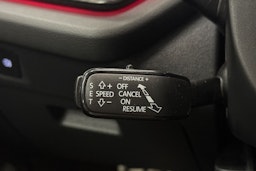 harmaa Skoda Octavia 2021 kuva 17.