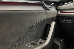 harmaa Skoda Octavia 2021 kuva 19.