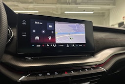 harmaa Skoda Octavia 2021 kuva 23.