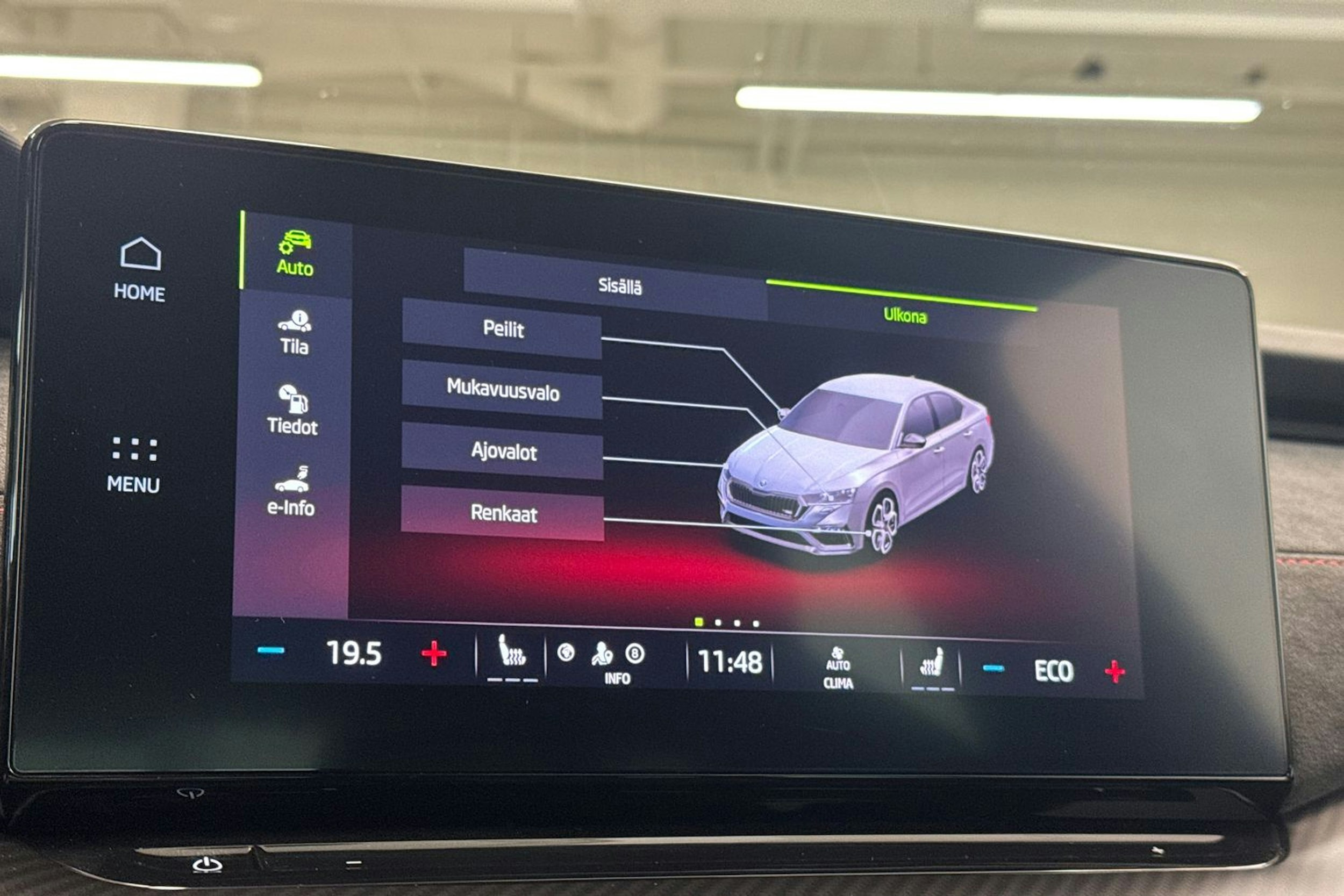 harmaa Skoda Octavia 2021 kuva 29.