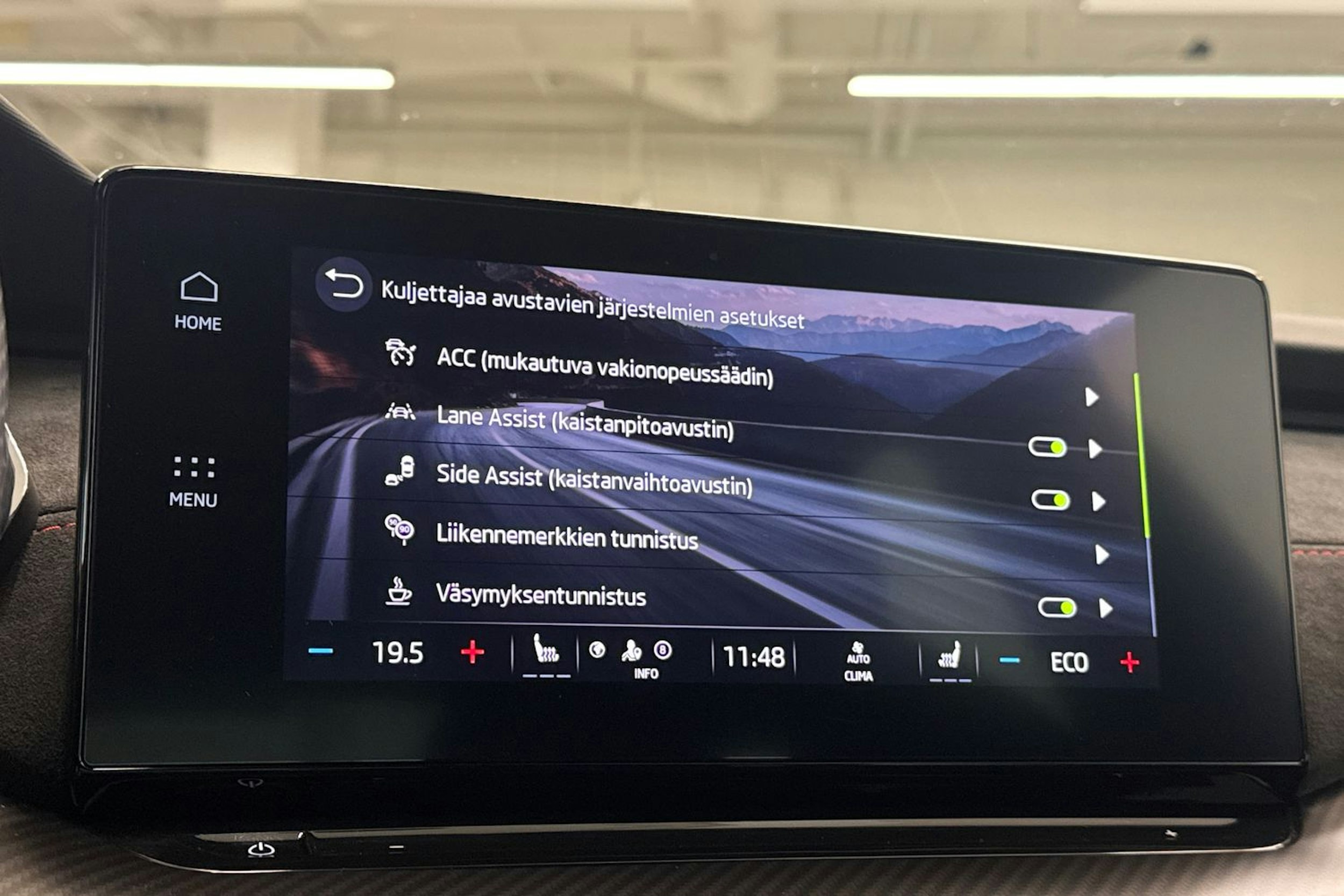 harmaa Skoda Octavia 2021 kuva 31.