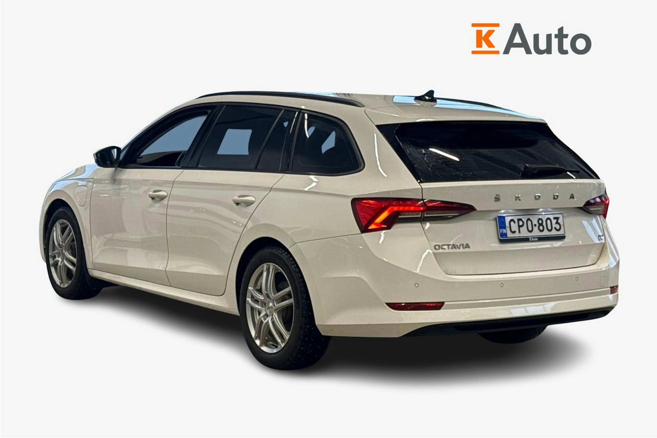 valkoinen Skoda Octavia 2021 kuva 2.