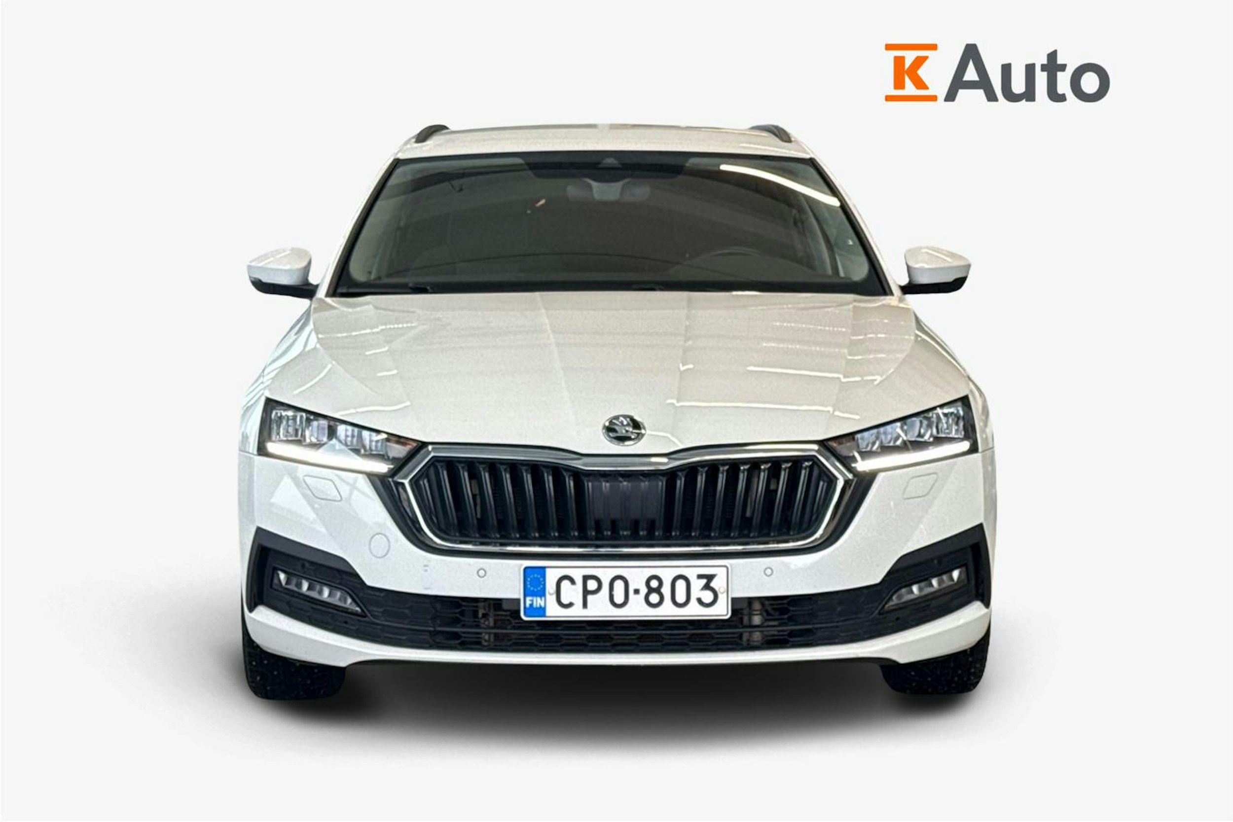 valkoinen Skoda Octavia 2021 kuva 5.