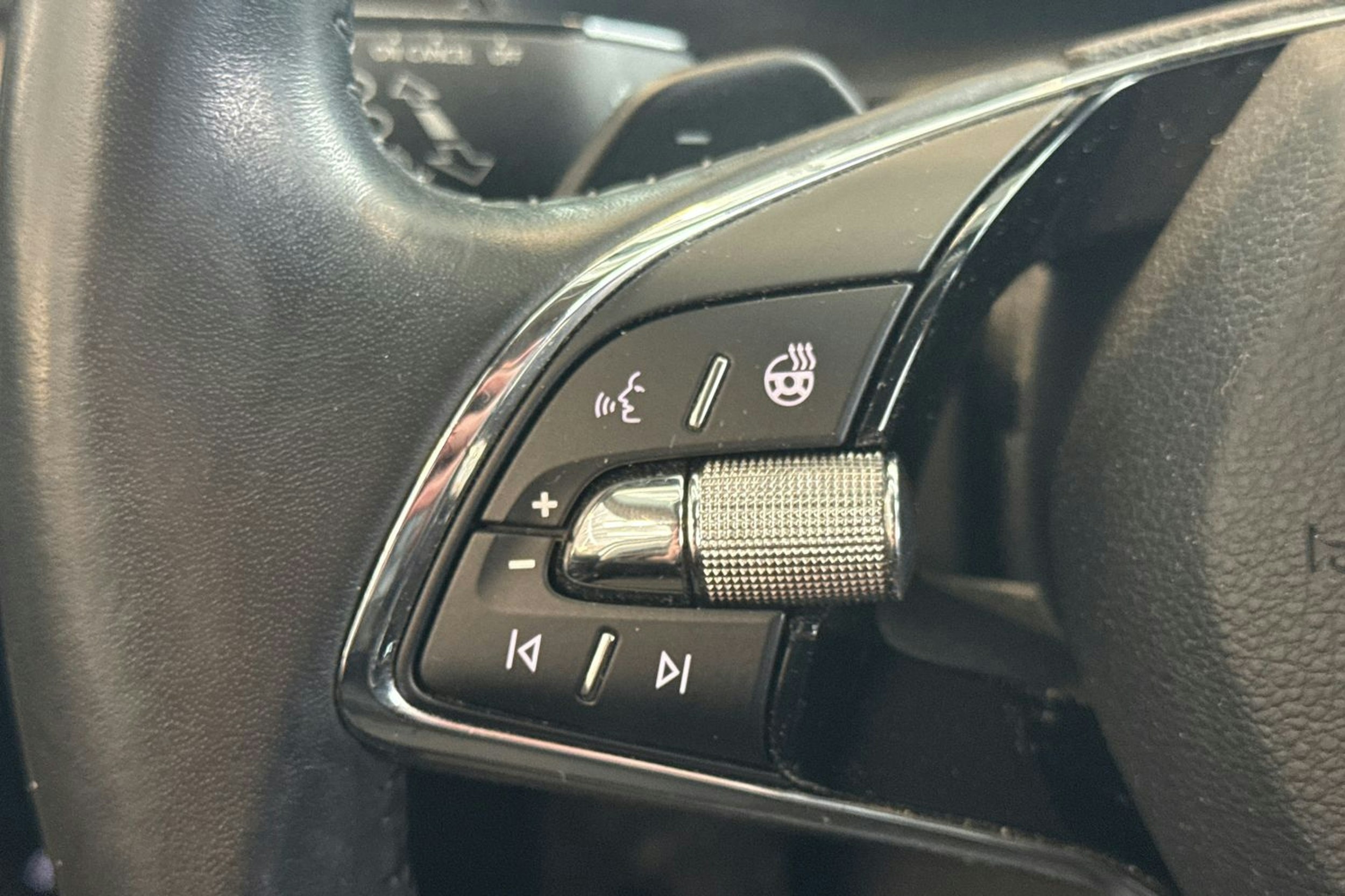 valkoinen Skoda Octavia 2021 kuva 20.