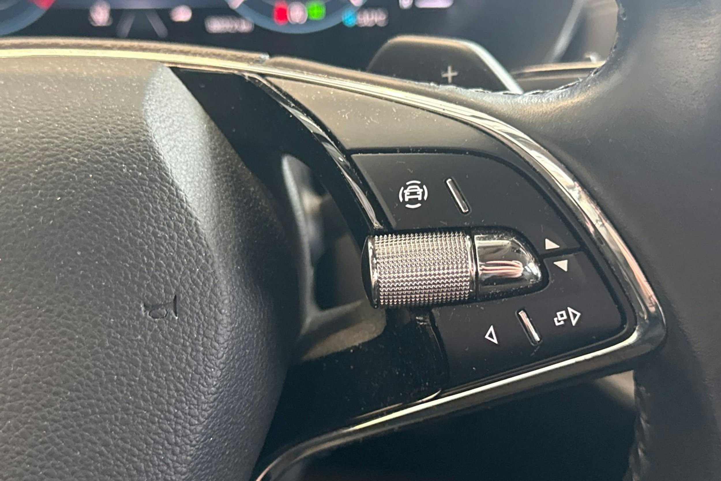 valkoinen Skoda Octavia 2021 kuva 21.