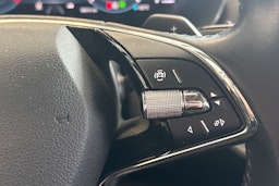 valkoinen Skoda Octavia 2021 kuva 21.